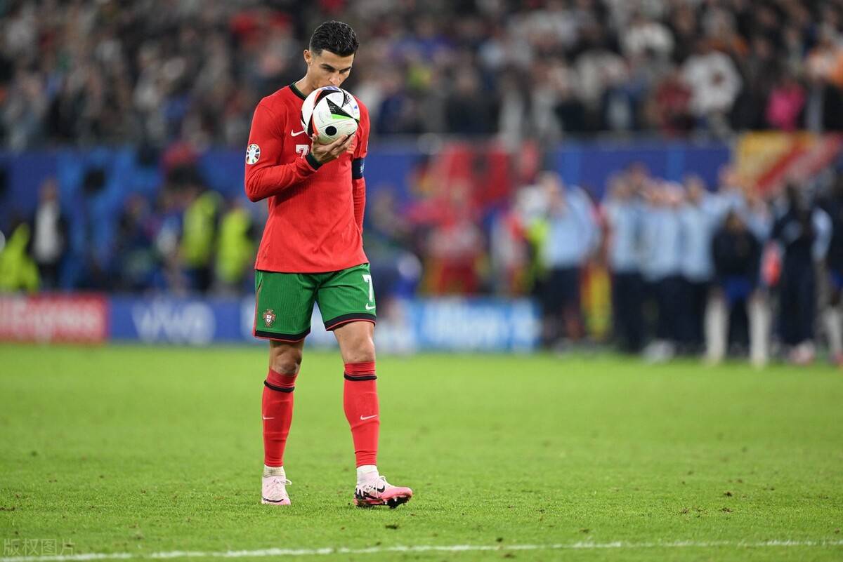 官方：马宁执法今晚苏超决赛南通队vs泰州队的比赛