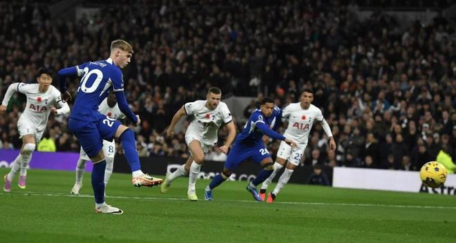 小豌豆替补出场错失反超比分的点球，之后球队被补时绝杀