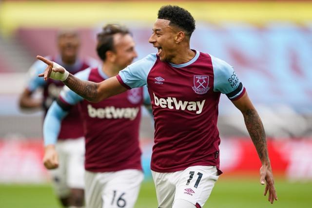 冬窗大戏开启！曼联中场或离队，利物浦寻萨拉赫接班人