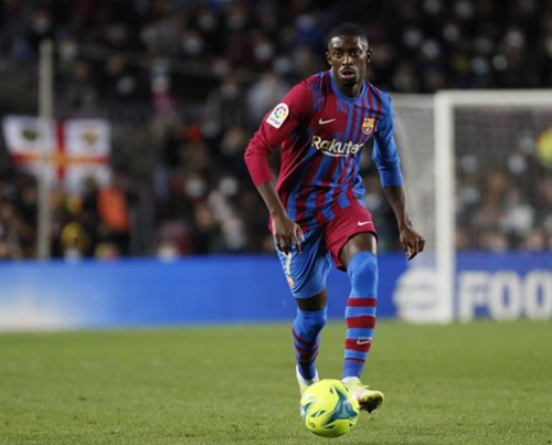 穆斯卡特获赠定制竹刻画像，印有本人形象和冠军奖杯