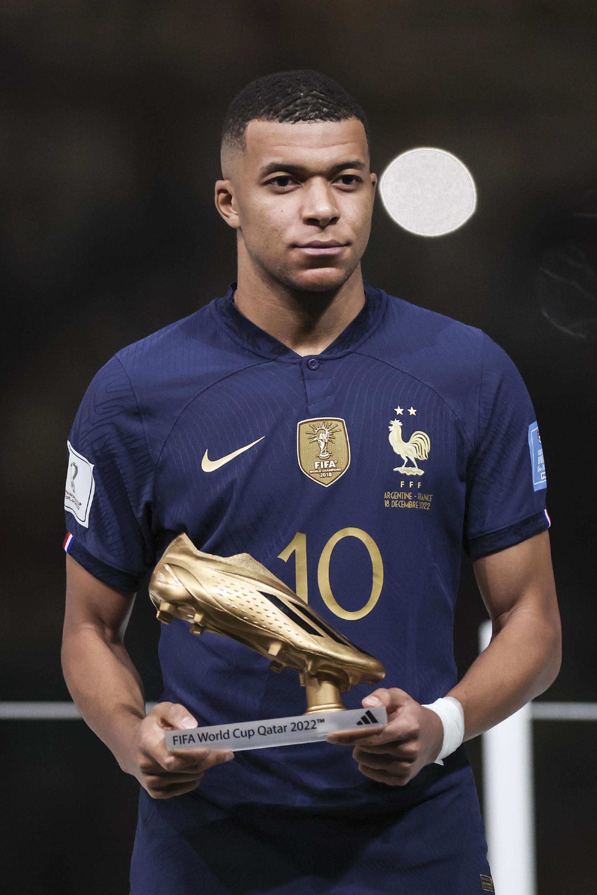 金彭贝：对我来说能和巴黎赢下一座欧冠比在皇马赢五次还珍贵