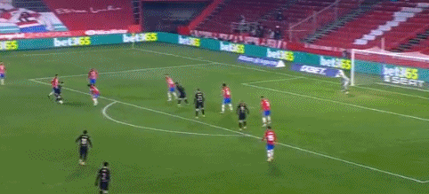 队友：梅西在场上场下都给我建议！跟他当队友是梦想成真！