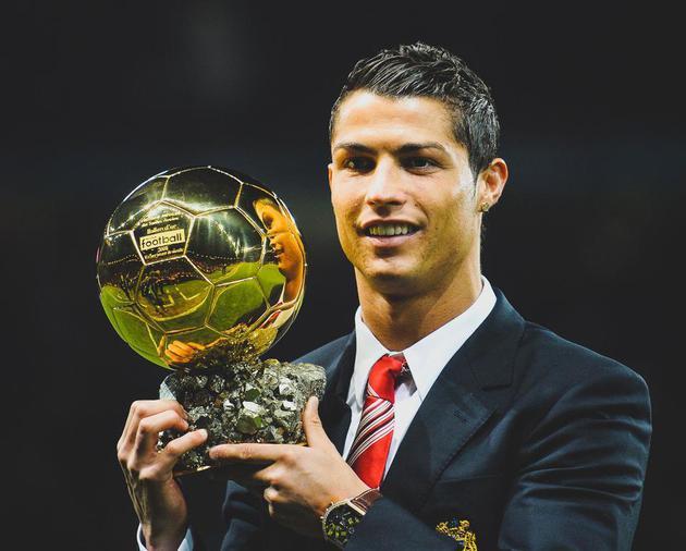 那不勒斯官方：吉尔摩周一将接受手术；据悉将缺阵至明年一月