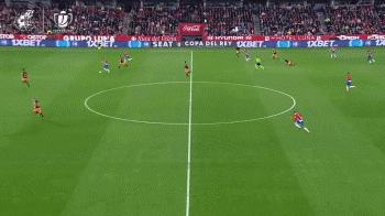 NBA湖人主场获胜，詹姆斯砍下高分