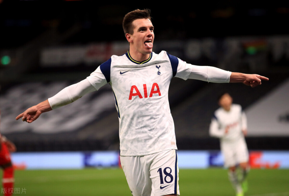 咔咔一顿扣！克里斯17中11&罚球9中6砍下28分8板4助2断