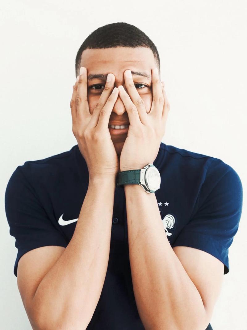 吕文君庆祝夺冠：是海港的三连冠，更是上海的三连冠