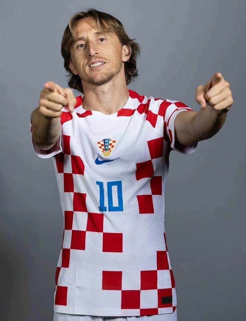 排面，泰州当地路牌上写着“苏超冠军城，泰州欢迎您”